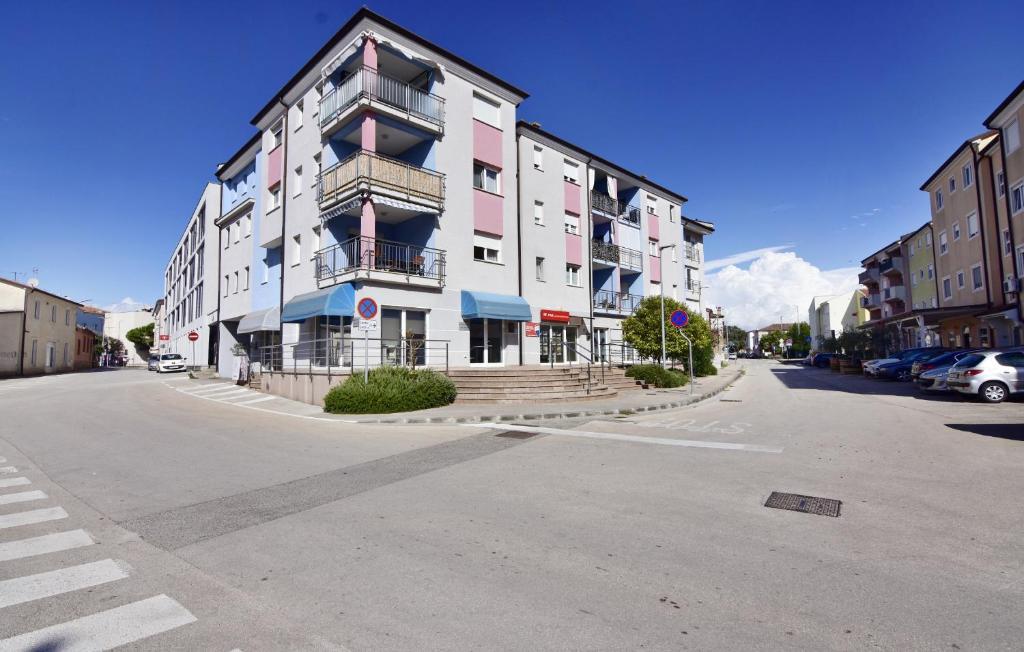 Apartments with WiFi Umag - 23617