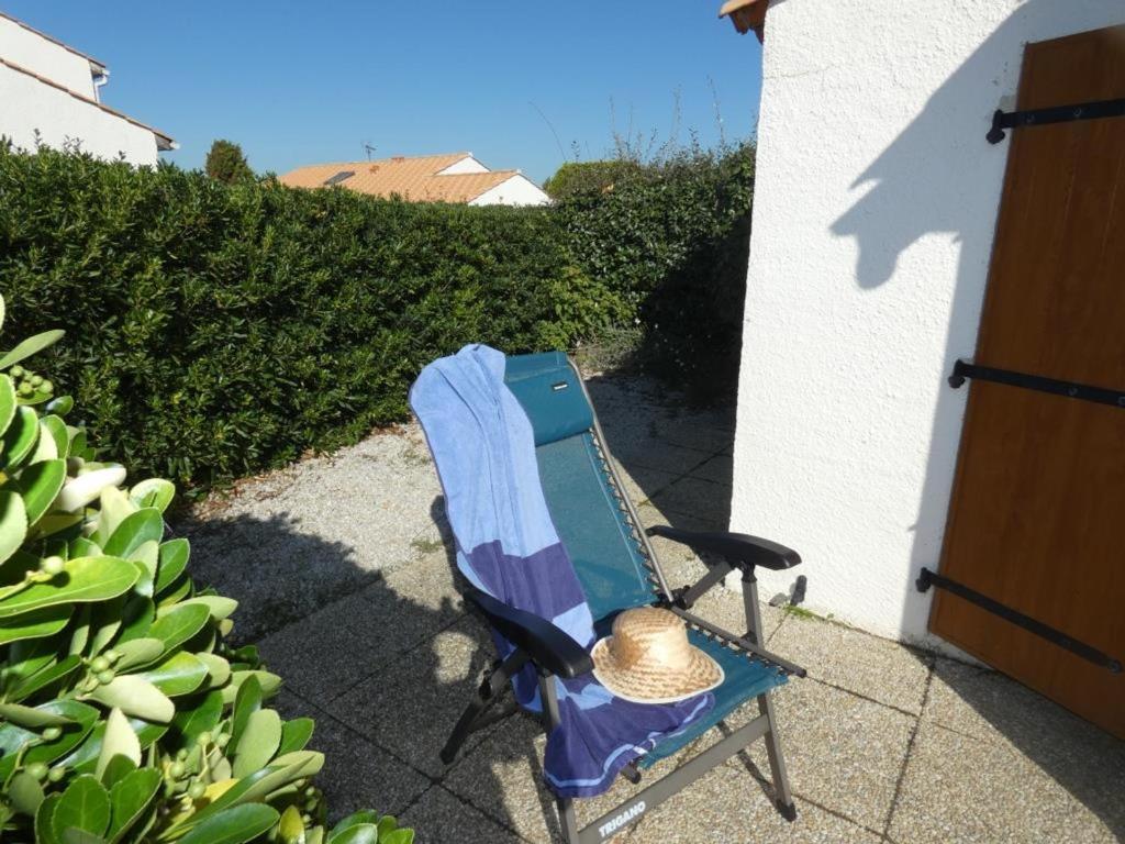 Fotografia z galérie ubytovania Maison de vacances 36m² avec piscine, terrasse et parking - Notre-Dame-de-Monts - FR-1-540-230 v destinácii Notre-Dame-de-Monts