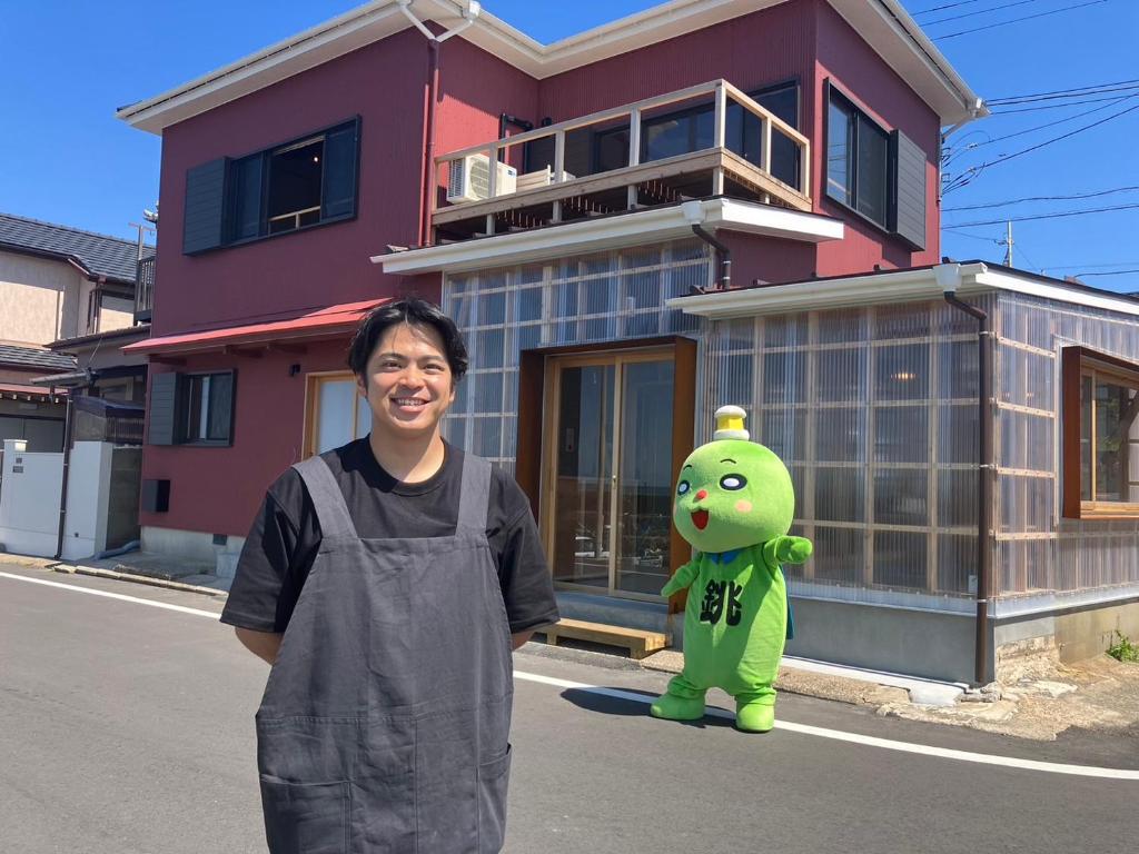 Hosté ubytování 町に停泊する港のフロント moyai 舫