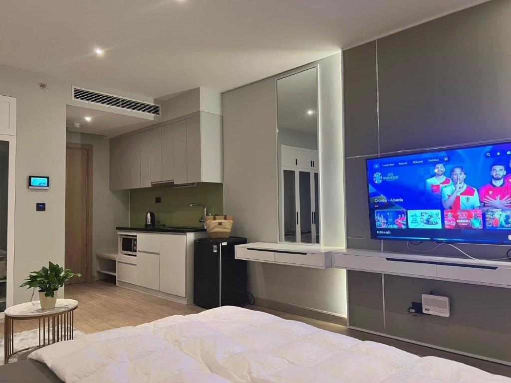 Coastal Charm Seafront Oceanview Apartment - 3