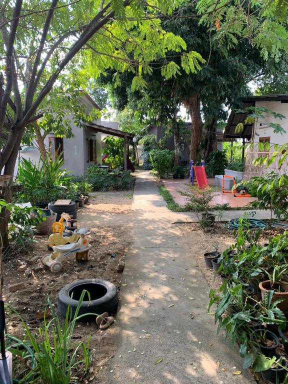Zahrada ubytování บ้านใจแปงโฮมสเตย์ Ban Jaipang Homestay