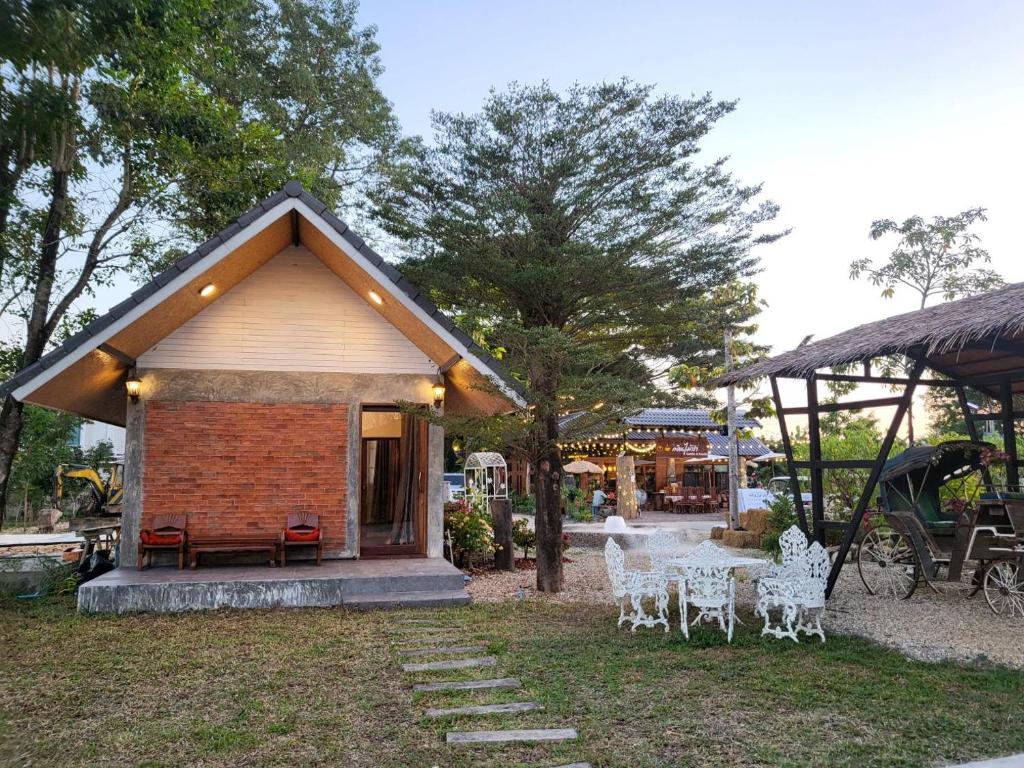 Tasana Garden Saraphi ทาซาน่าการ์เด้น สาขาสารภี - Villa