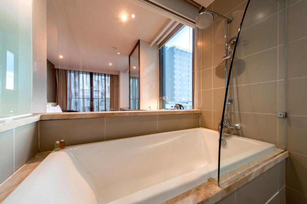 Phòng Deluxe Giường Đôi Nhìn Ra Biển