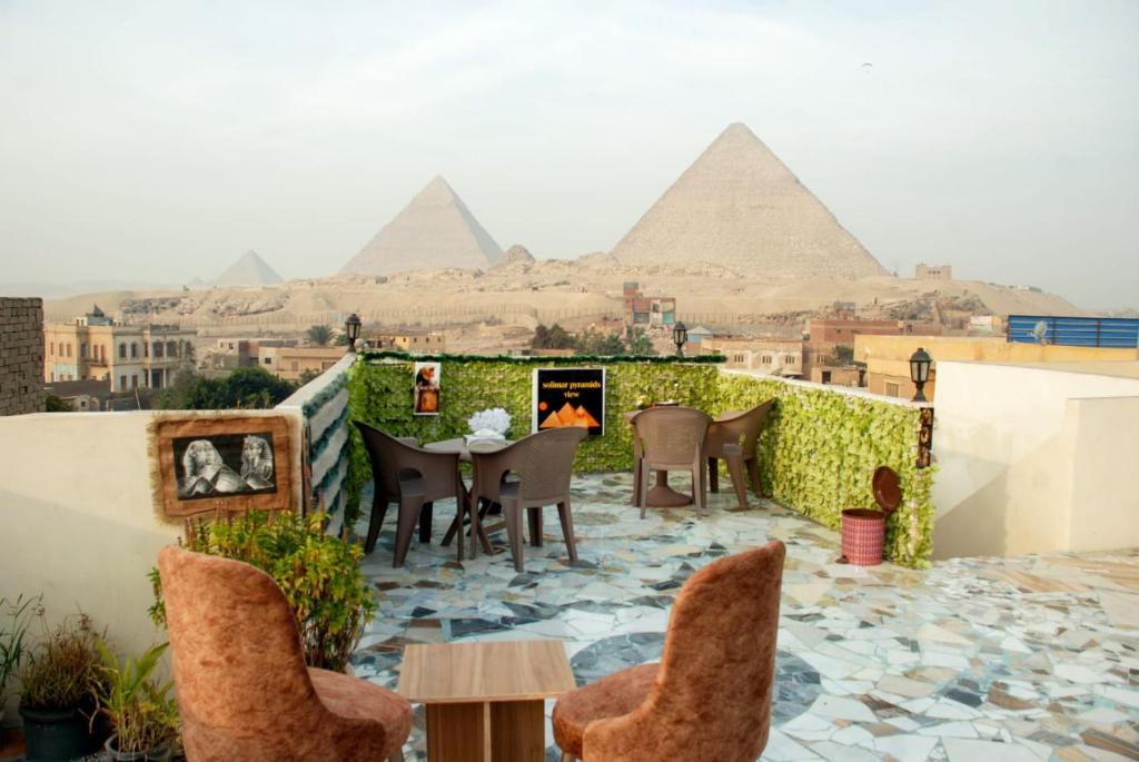 Solimar pyramids view inn