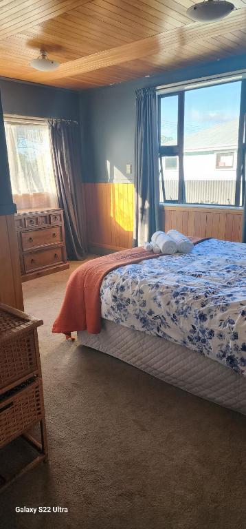 Postel nebo postele na pokoji v ubytování Shearers Quarters