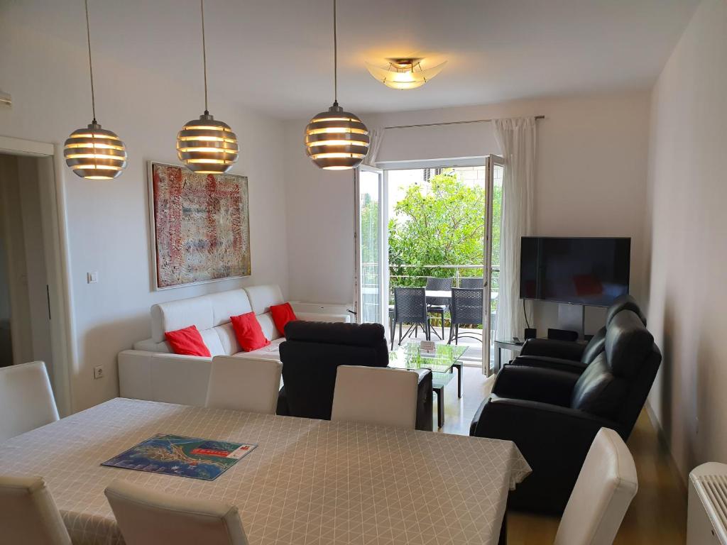 Apartments Laus - 10