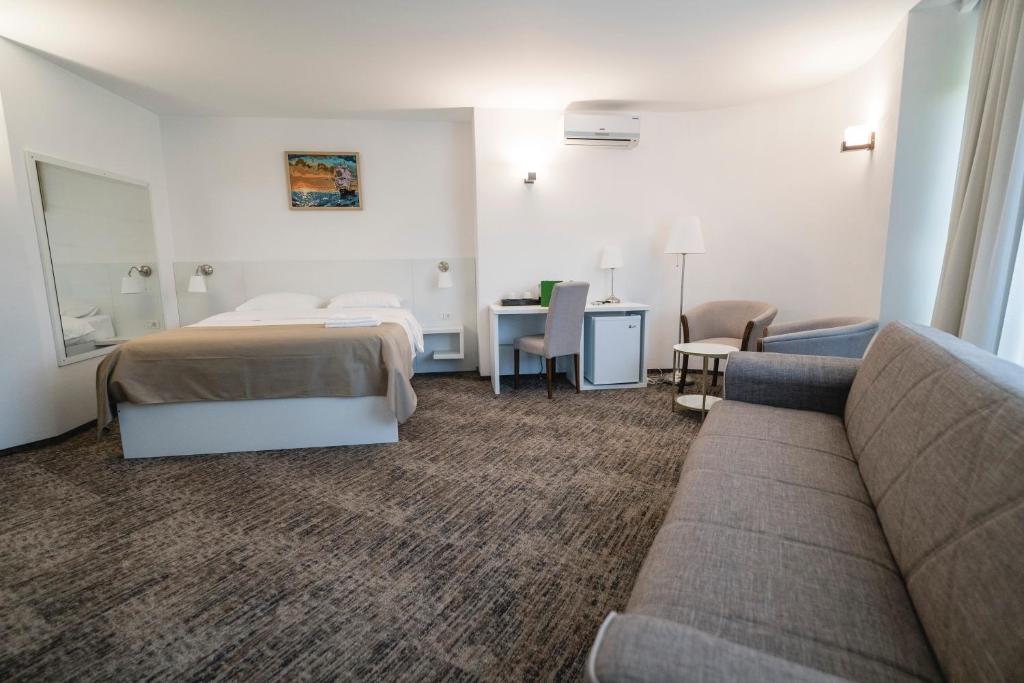 Posezení v ubytování Hotel Comat Deva