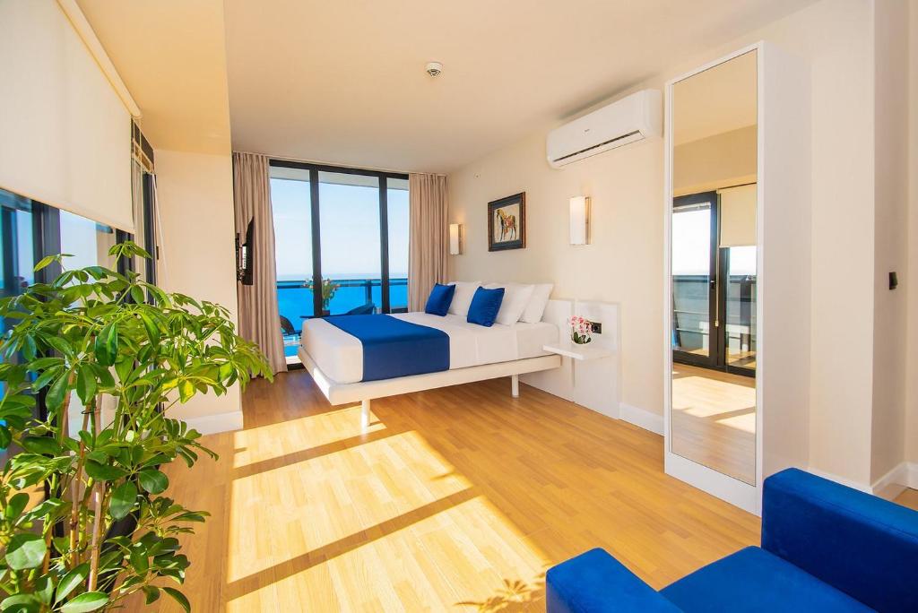 Posezení v ubytování Pleasant Sea View Aparthotel in Orbi City Batumi