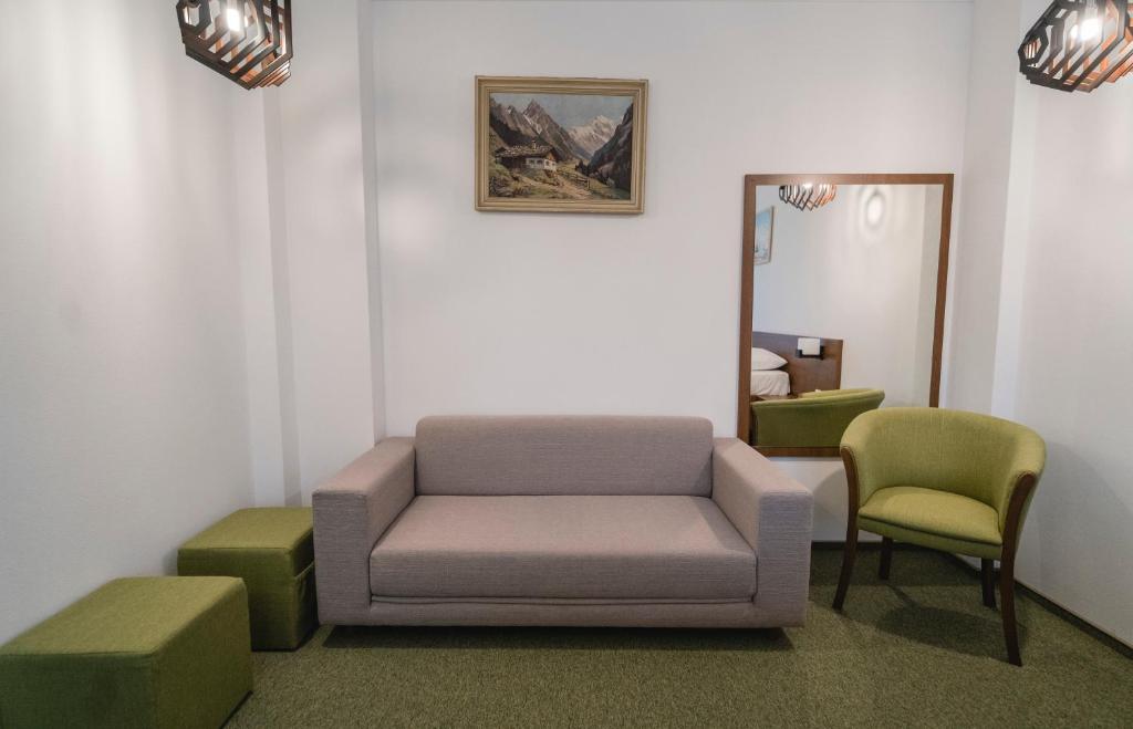 Posezení v ubytování Hotel Comat Deva