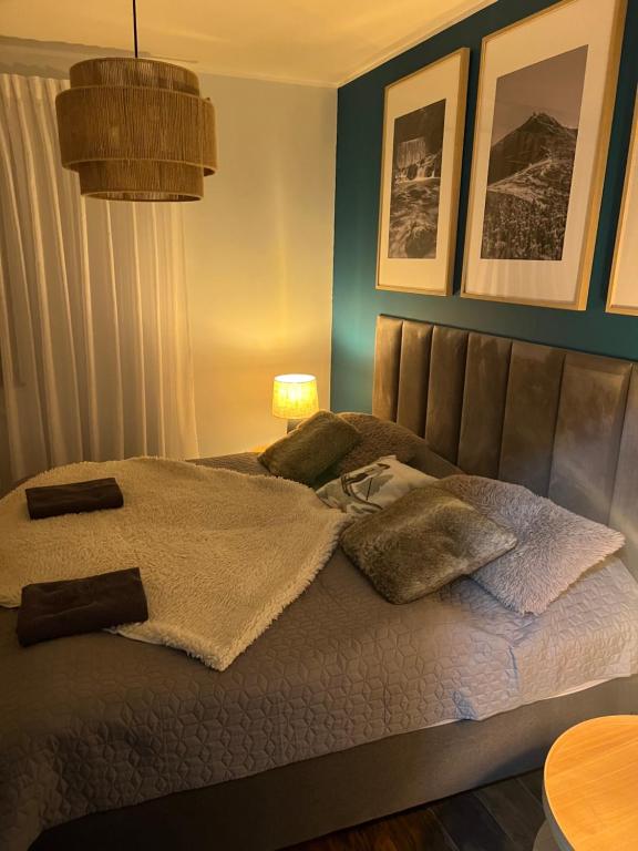 Posteľ alebo postele v izbe v ubytovaní Apartament EverySeason Karpacz