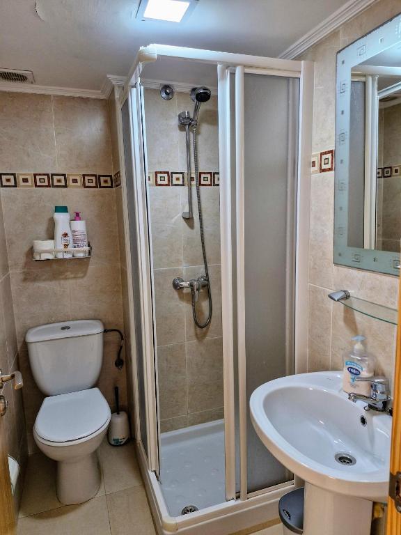 A bathroom at Apartamento Canal, a 3 minutos de la Playa del Arenal