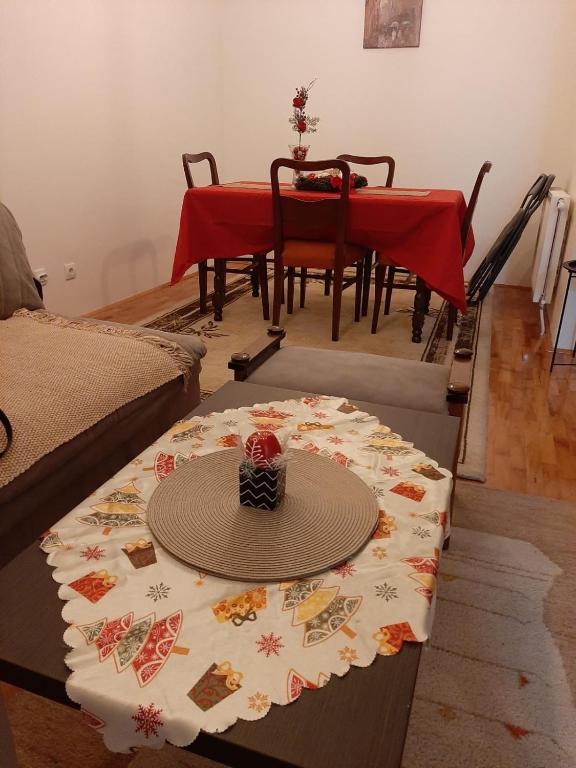 Posezení v ubytování Slatki Snovi - Novi apartman u centru Vranja - FREE PARKING