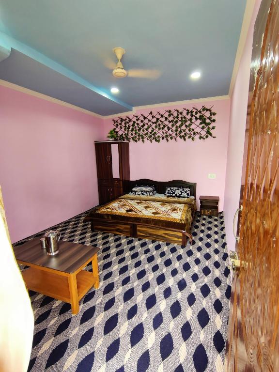 Kashmir Homestay - Double Room With Garden View