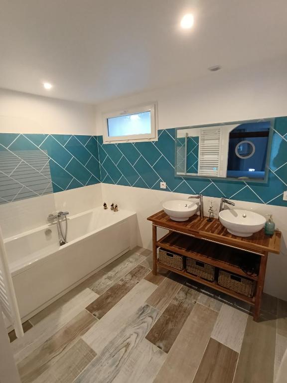 Chambres d'hotes Les sables Blancs - Deluxe Room (2 Adults + 1 Child)