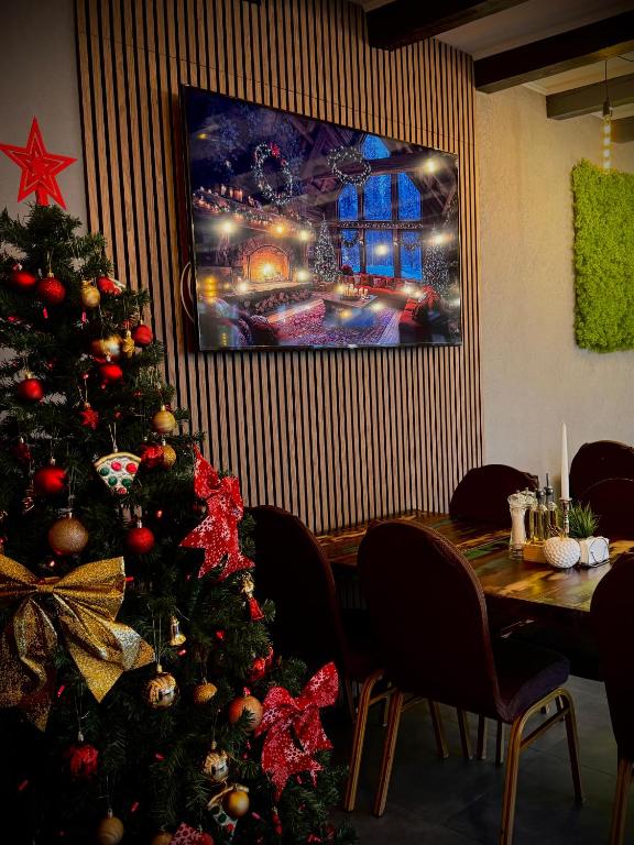 TV a/nebo společenská místnost v ubytování Hotel Sinner's Shelby
