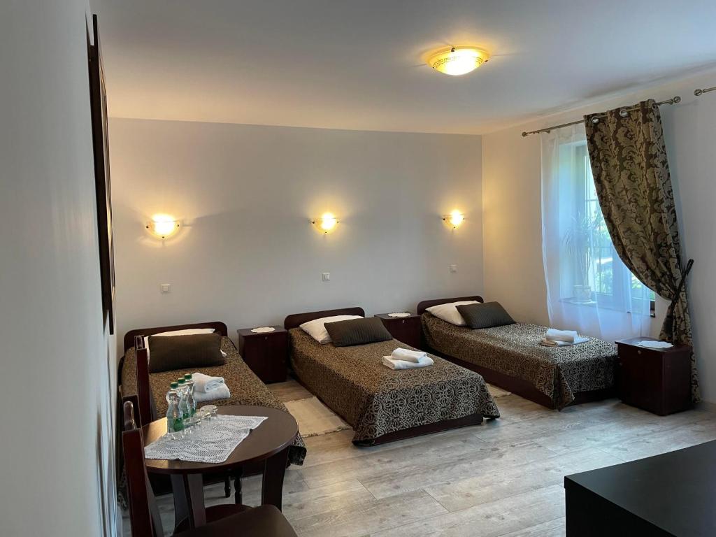 Dworek Zloty Róg Hotel i Restauracja - Resim 18