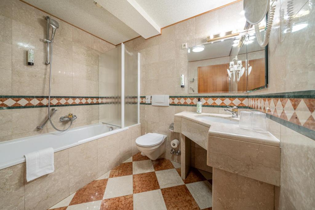 Hotel Neue Post I self check-in - Resim 38