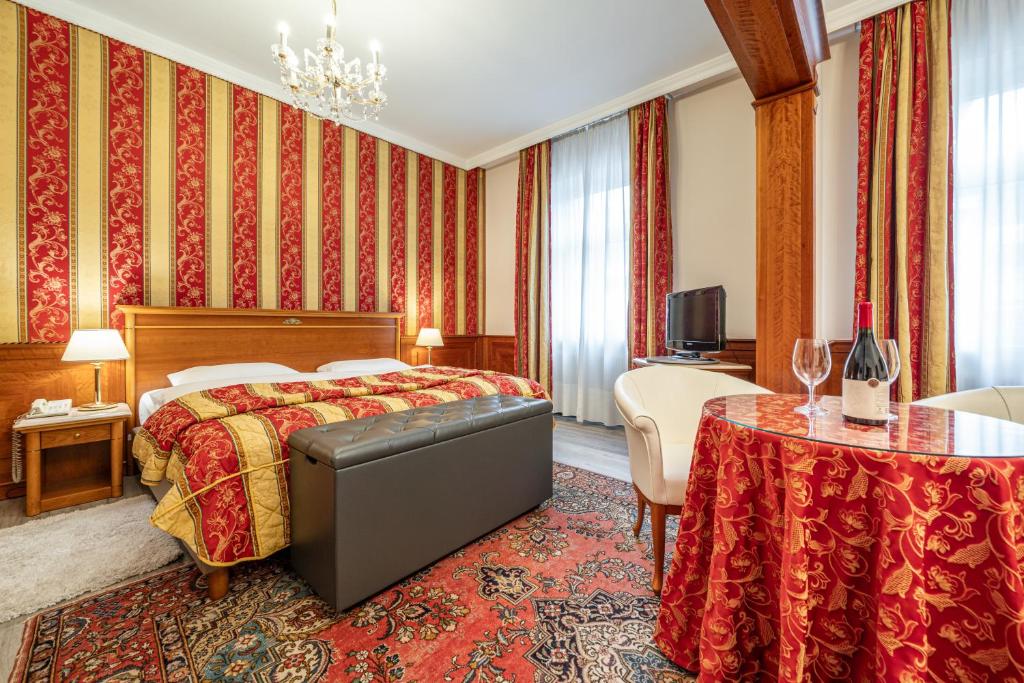 Hotel Neue Post I self check-in - Resim 11