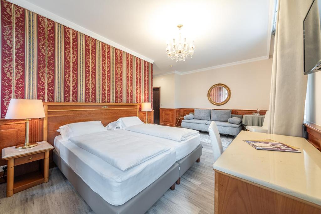 Hotel Neue Post I self check-in - Resim 15