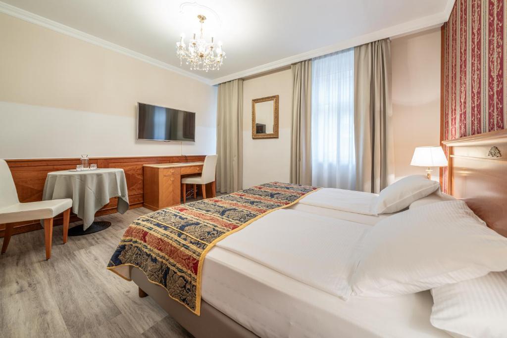 Hotel Neue Post I self check-in - Resim 10