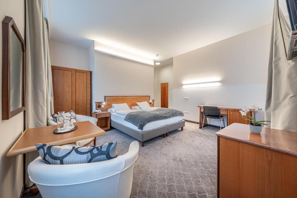 Hotel Neue Post I self check-in - Resim 14