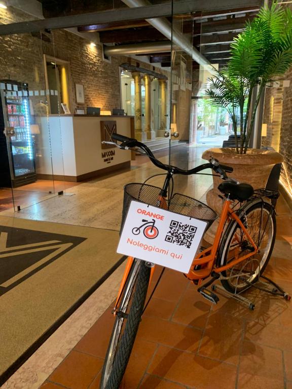 Jízda na kole v ubytování Maxxim Hotel & Loft nebo okolí