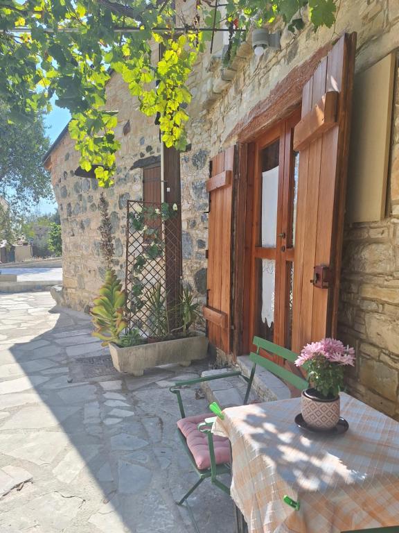 Eleni's Cottage