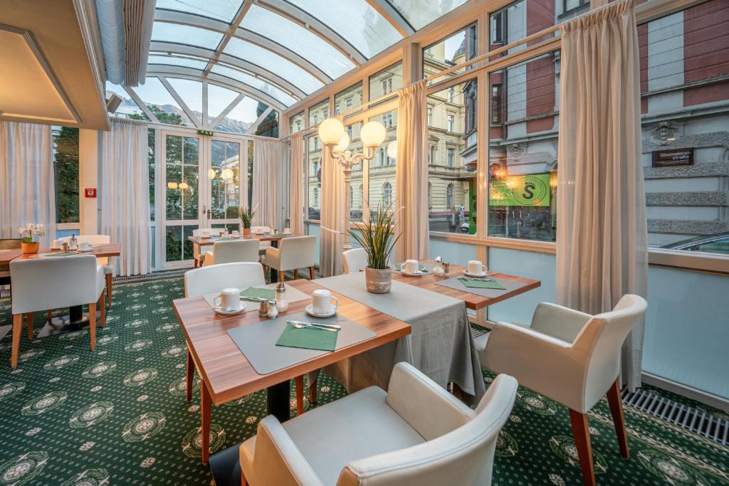 Hotel Neue Post I self check-in - Resim 3