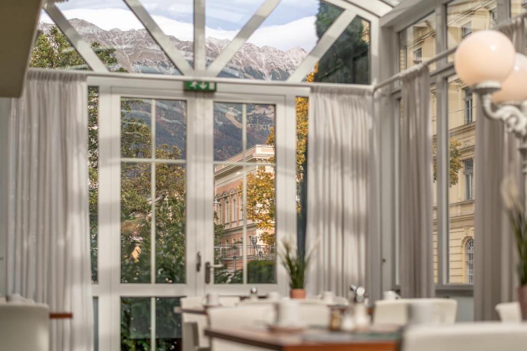 Hotel Neue Post I self check-in - Resim 4