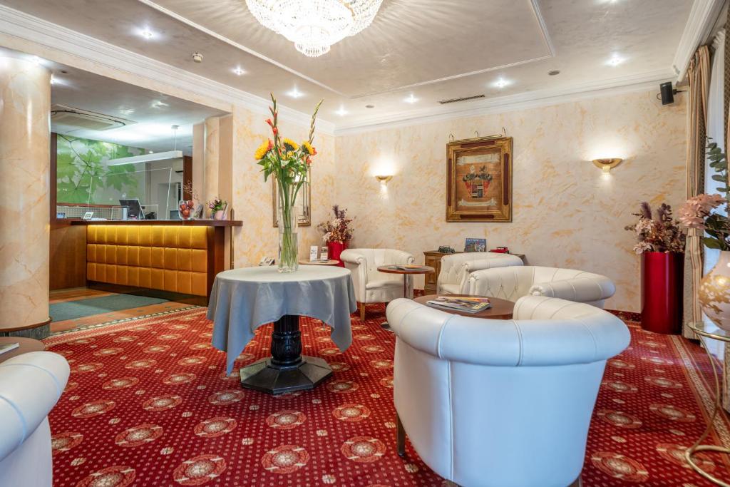 Hotel Neue Post I self check-in - Resim 41