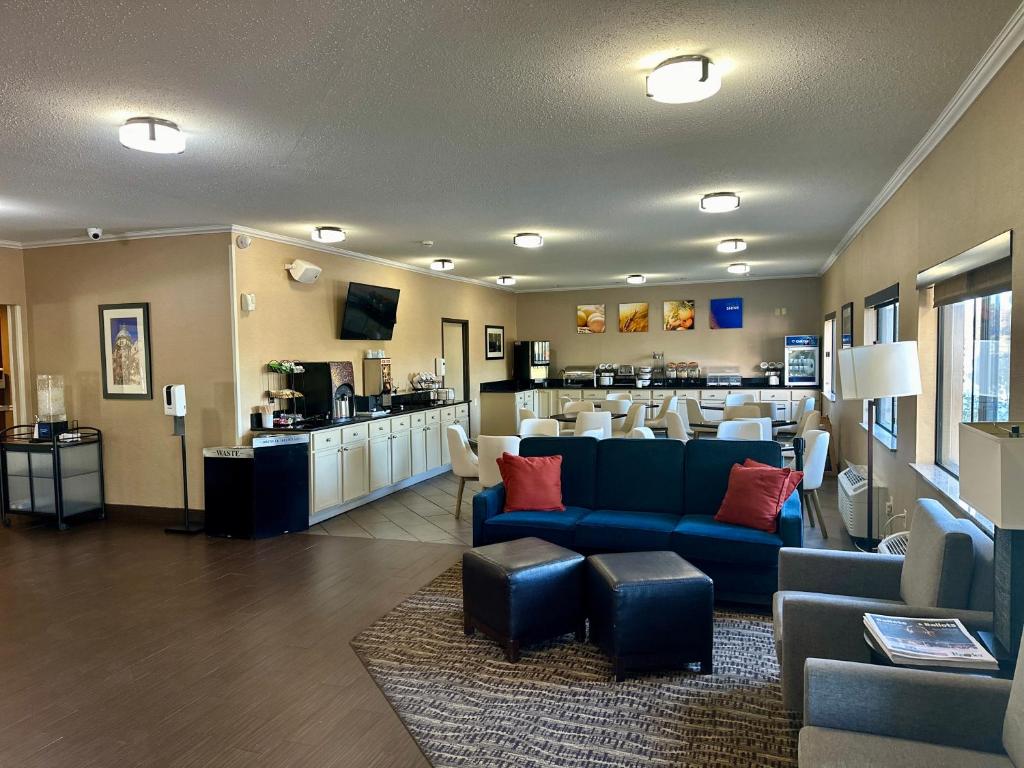 Posezení v ubytování Comfort Inn Moline - Quad Cities