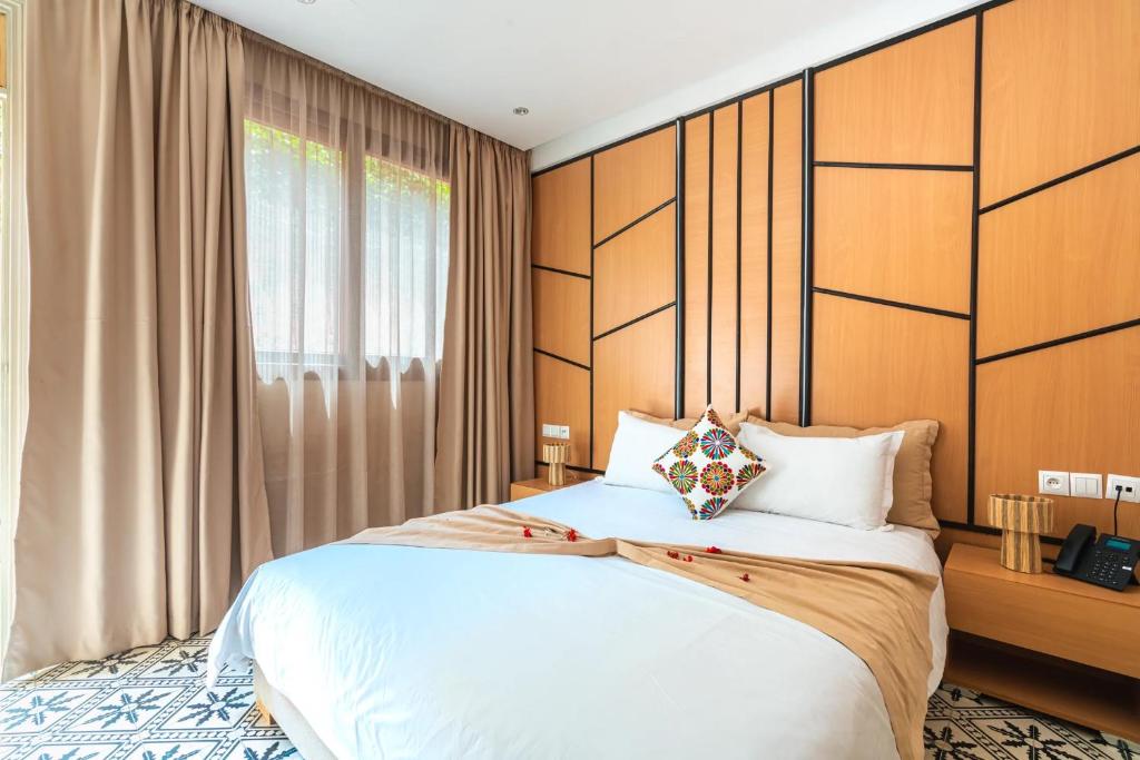 Yanis Guest House - Deluxe Double Or Twin Room