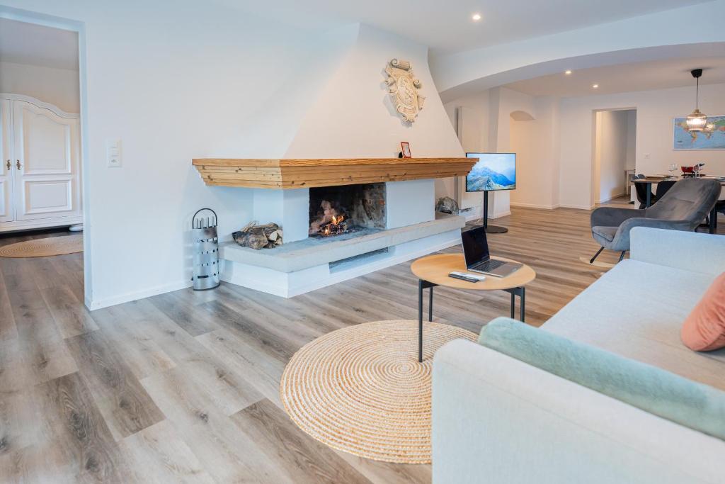 Posezení v ubytování Modern designed, luxury mountain view Apartment