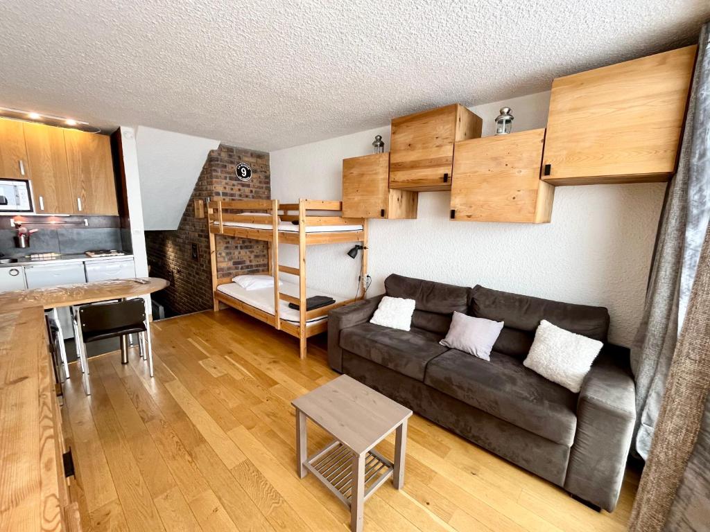 Η κουζίνα ή μικρή κουζίνα στο Studio cosy entrée les Evons Résidence Le BRELIN