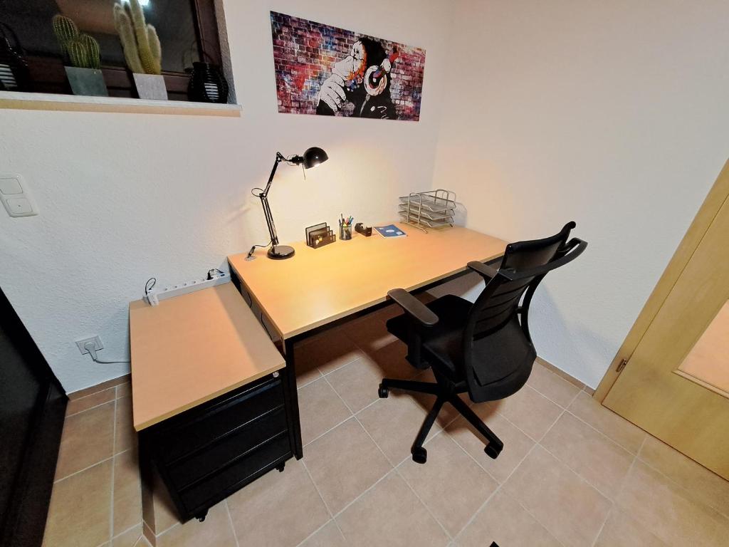 Fotografie z fotogalerie ubytování Sonnen 1 - Erdgeschoss-Wohnung mit Arbeitszimmer und Parkplatz v destinaci Bexbach