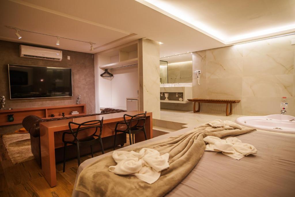 Postel nebo postele na pokoji v ubytování W4 Hotel
