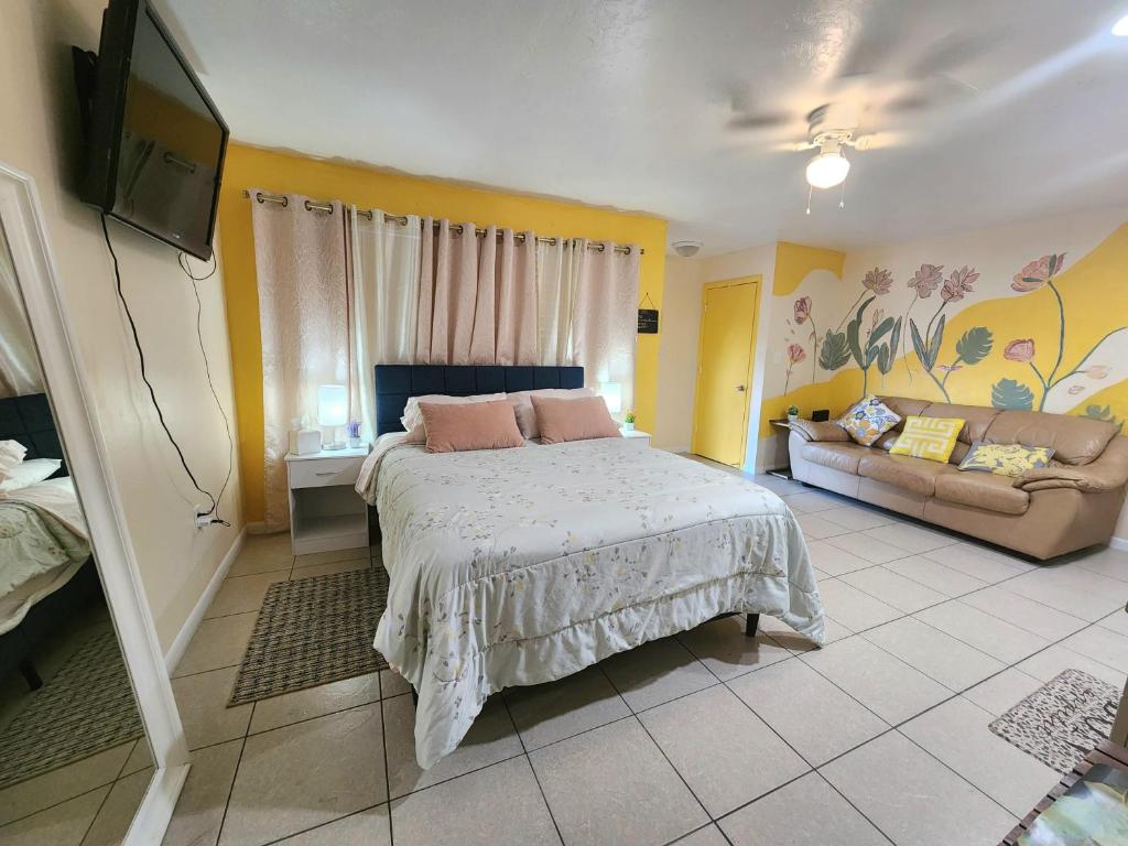 The Sunset Bungalow photo