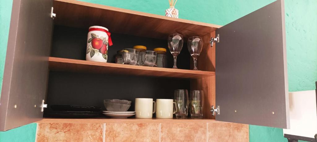 Příslušenství pro přípravu čaje a kávy v ubytování Hostal Pino Alto