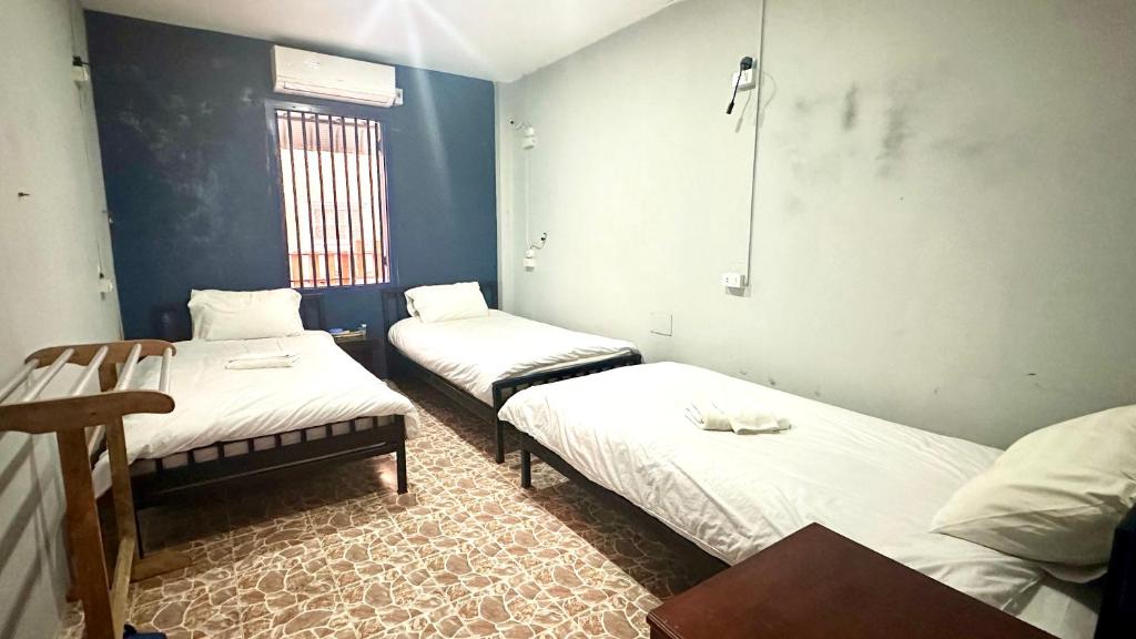 Lakangthong2 啦康通酒店 - Basic Triple Room Met Gedeelde Badkamer