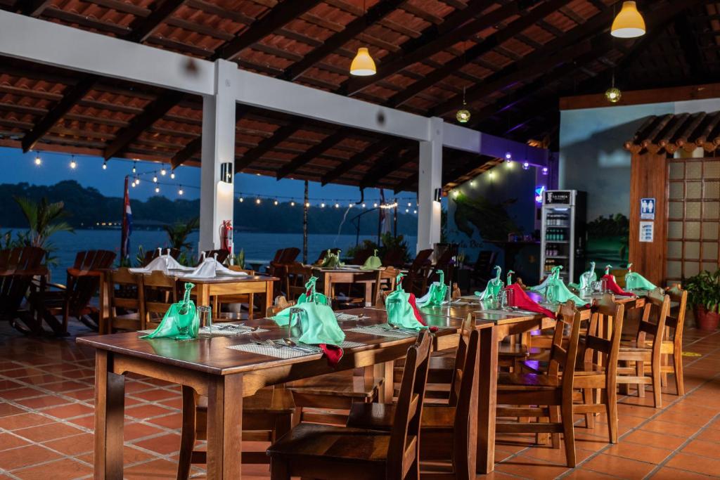 Restaurace v ubytování Valverde Glamping & Ecolodge