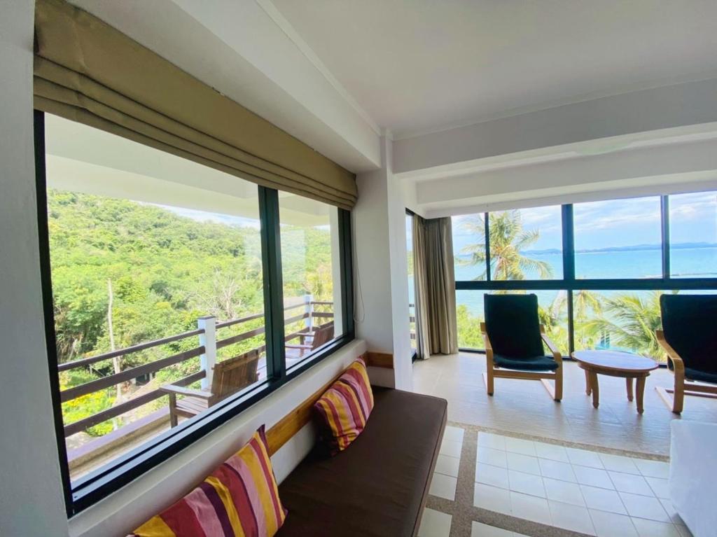 Posezení v ubytování Rayong Resort Hotel โรงแรมระยองรีสอร์ท