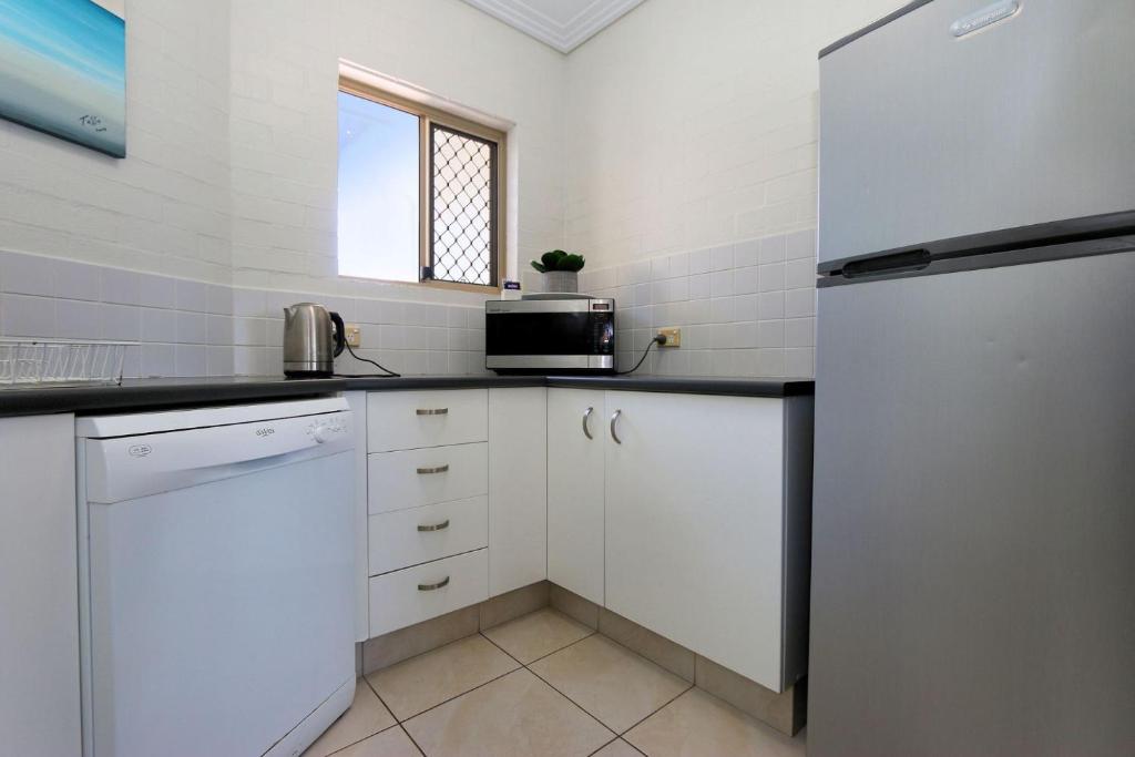 Kuchyň nebo kuchyňský kout v ubytování Shoreline Apartments - Unit 15