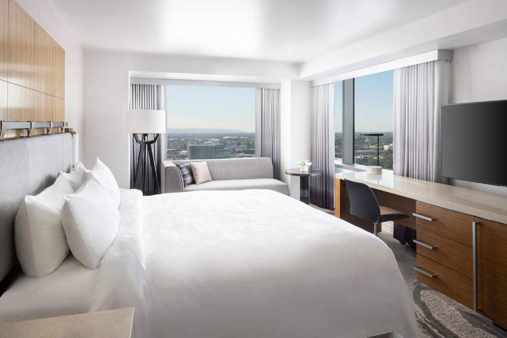 JW Marriott Los Angeles L.A. LIVE - Executive King Room