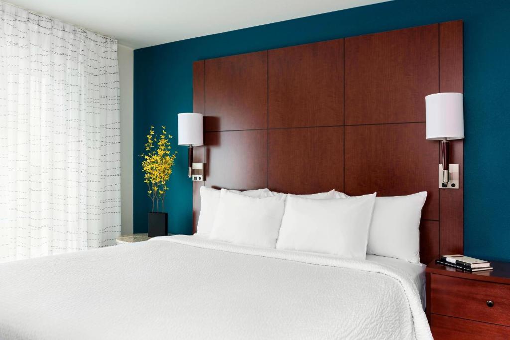 Residence Inn by Marriott Fargo - King Suite Met één Slaapkamer Met Een Bankje