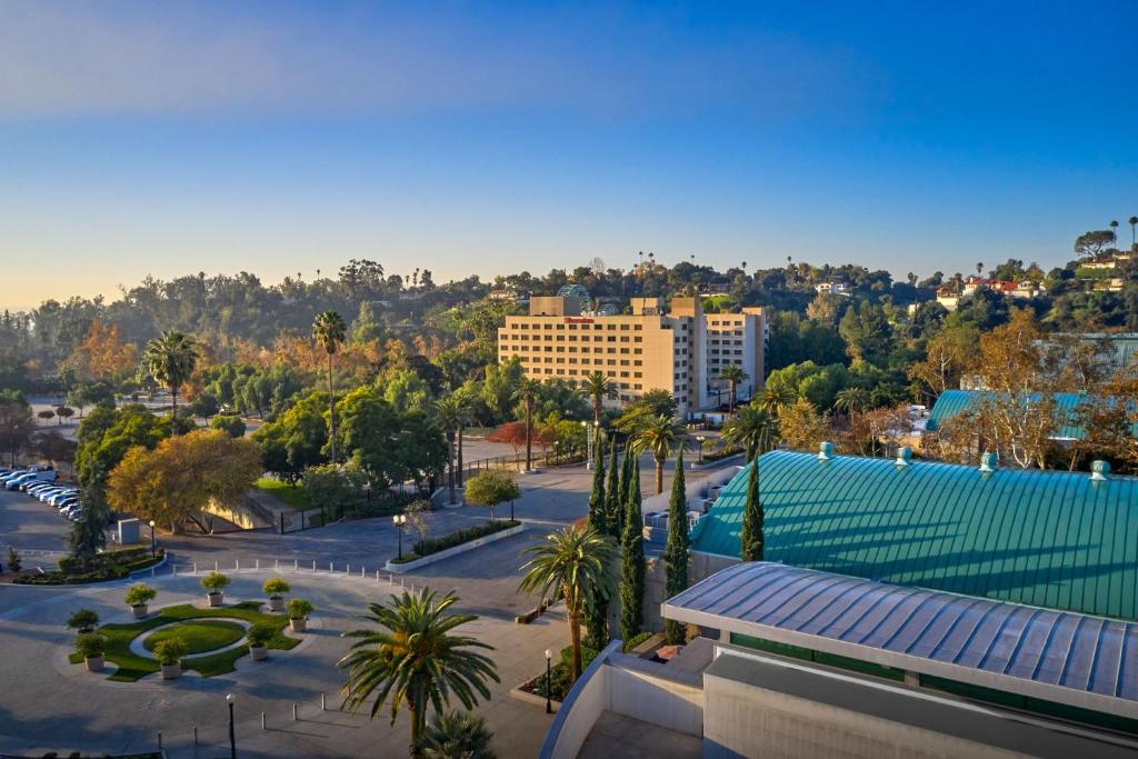 Sheraton Fairplex Suites & Conference Center - Housity