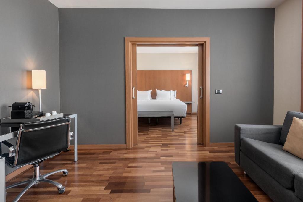 Postel nebo postele na pokoji v ubytování AC Hotel Murcia by Marriott