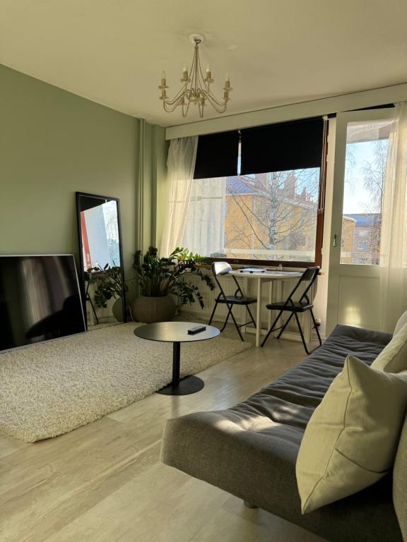 Kaunis yksiö, 600m keskustaan, ilm parkit - Apartamento De Estudio
