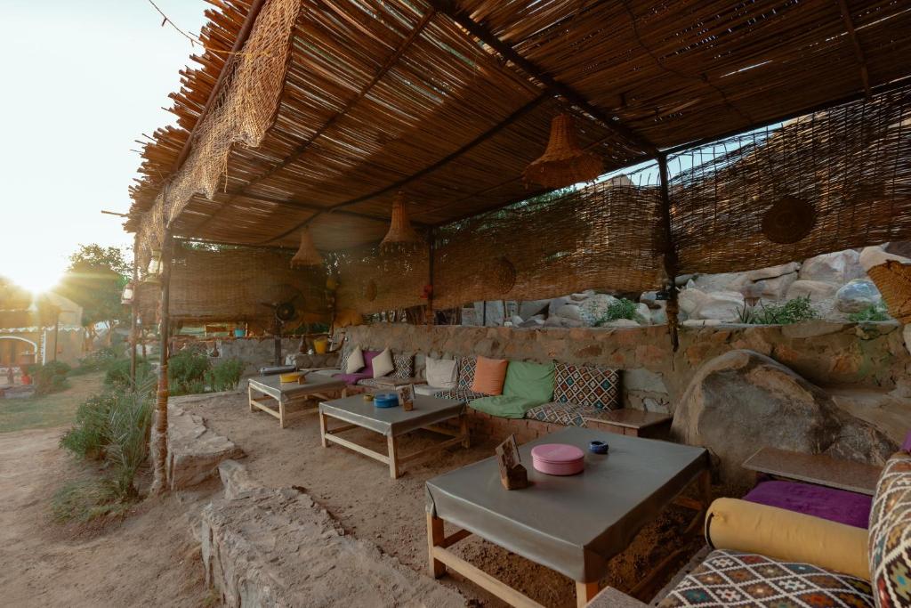 Posezení v ubytování Krouma Camp & Ecolodge