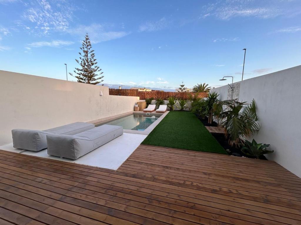 CASA DAMAR with Sea View & Heated pool