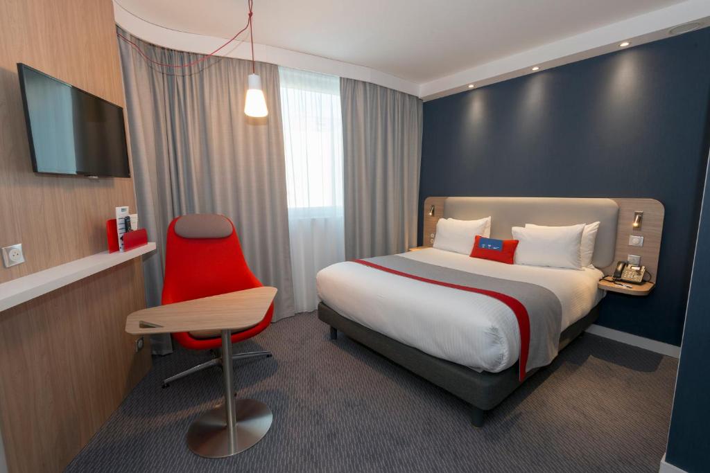 Holiday Inn Express Paris - Velizy by IHG - 2 Chambres Côte à Côte (1 Double 1 Twin)